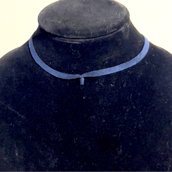 Live Edge Crystal Dog Tag Necklace Handcrafted Epoxy Resin Necklace Silver - Picture 9 of 9